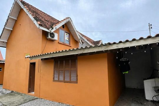 Fachada de casa para alugar com 3 quartos, 75m² em Vargem do Bom Jesus, Florianópolis