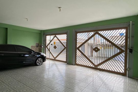 Garagem de casa à venda com 3 quartos, 280m² em Jaguaribe, Osasco