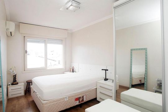 Quarto 3 de apartamento para alugar com 3 quartos, 70m² em Floresta, Porto Alegre