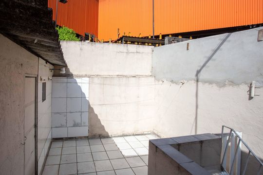 Área comum de casa à venda com 2 quartos, 134m² em Canhema, Diadema