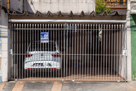 Fachada de casa à venda com 2 quartos, 134m² em Canhema, Diadema
