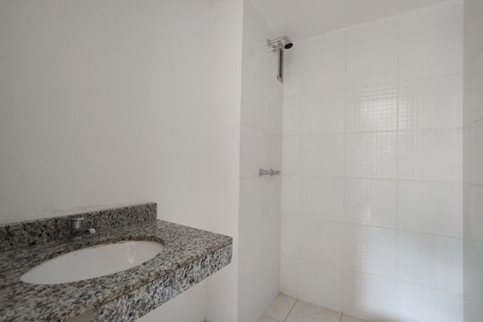 Banheiro da Suíte 3 de apartamento à venda com 3 quartos, 82m² em Taquara, Rio de Janeiro
