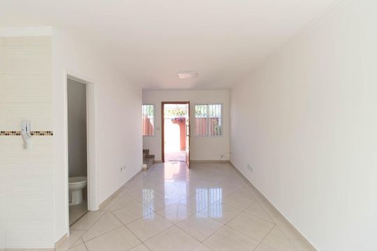 Sala/Cozinhav de casa de condomínio à venda com 2 quartos, 60m² em Vila Irmaos Arnoni, São Paulo
