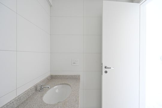 Banheiro Social de kitnet/studio à venda com 1 quarto, 26m² em Vila Clementino, São Paulo