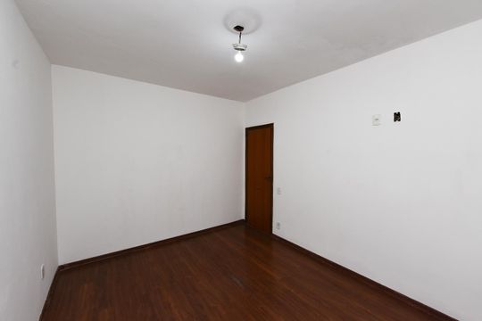 Quarto 2 de casa para alugar com 2 quartos, 200m² em Miramar (barreiro), Belo Horizonte