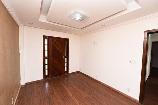 Casa para alugar com 2 quartos, 200m² em Miramar (barreiro), Belo Horizonte