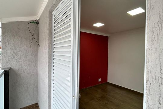 Sacada de casa para alugar com 6 quartos, 252m² em Jardim Rosa de Franca, Guarulhos