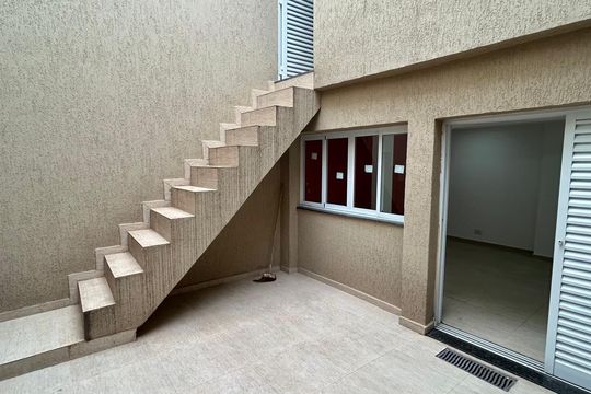 Quintal de casa para alugar com 6 quartos, 252m² em Jardim Rosa de Franca, Guarulhos