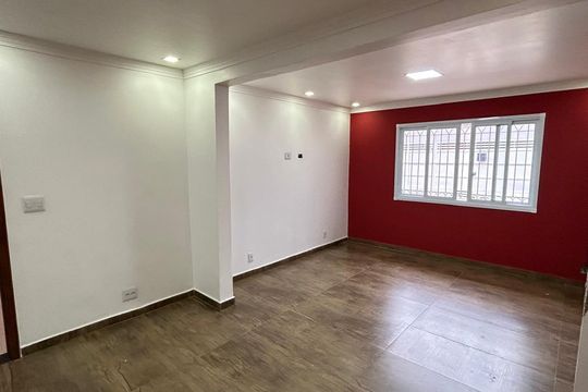 Sala de casa para alugar com 6 quartos, 252m² em Jardim Rosa de Franca, Guarulhos