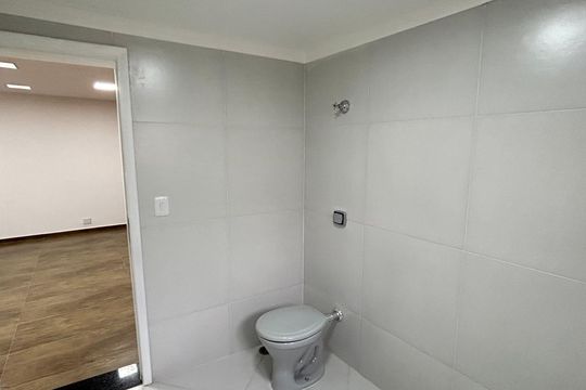 Banheiro 1 de casa para alugar com 6 quartos, 252m² em Jardim Rosa de Franca, Guarulhos