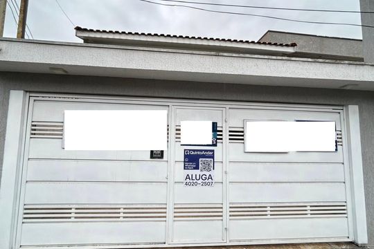 Placa instalada na fachada do imóvel de casa para alugar com 6 quartos, 252m² em Jardim Rosa de Franca, Guarulhos