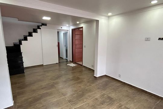 Casa para alugar com 6 quartos, 252m² em Jardim Rosa de Franca, Guarulhos