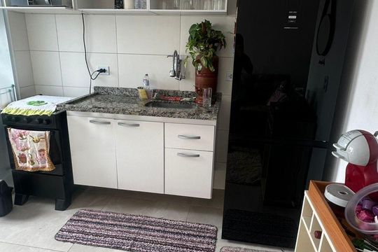 Cozinha de apartamento à venda com 2 quartos, 47m² em Vila Osasco, Osasco