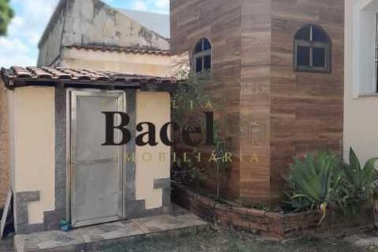 Casa à venda com 5 quartos, 250m² em Vila Valqueire, Rio de Janeiro