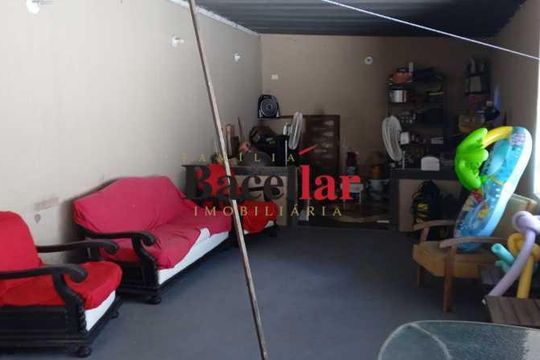 Casa à venda com 5 quartos, 250m² em Vila Valqueire, Rio de Janeiro