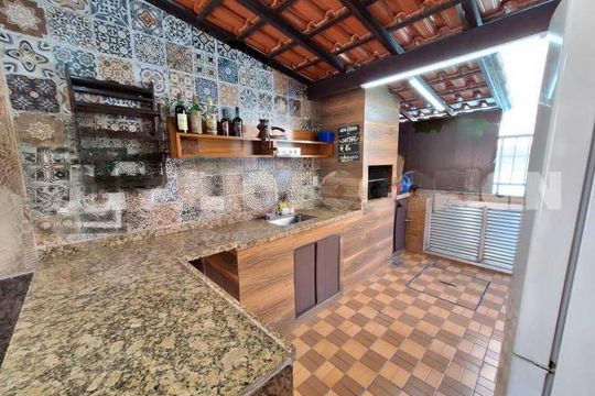 Casa à venda com 6 quartos, 412m² em Vila Valqueire, Rio de Janeiro