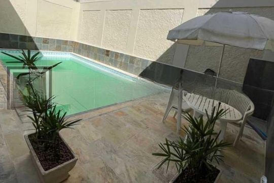 Casa à venda com 6 quartos, 412m² em Vila Valqueire, Rio de Janeiro