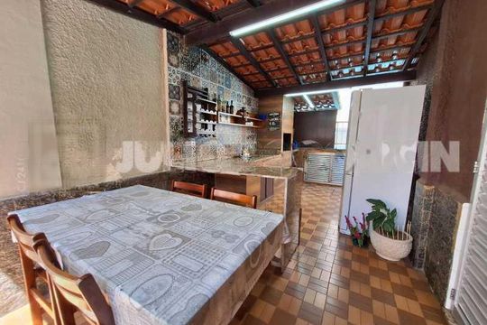 Casa à venda com 6 quartos, 412m² em Vila Valqueire, Rio de Janeiro