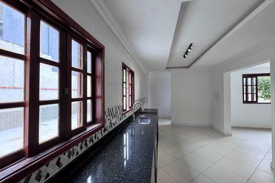 Cozinha de casa à venda com 4 quartos, 200m² em Vargem Grande, Rio de Janeiro