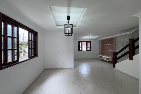 Casa à venda com 4 quartos, 200m² em Vargem Grande, Rio de Janeiro