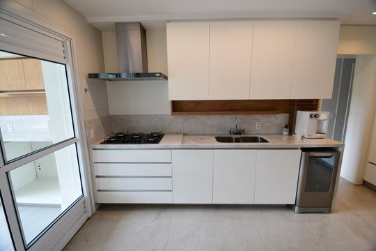 Cozinha de apartamento para alugar com 3 quartos, 188m² em Cambuí, Campinas