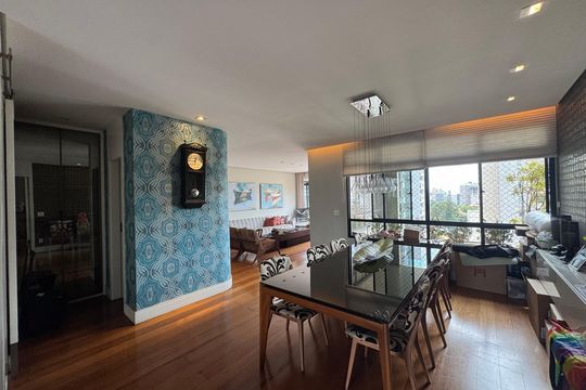Apartamento à venda com 4 quartos, 197m² em Funcionários, Belo Horizonte