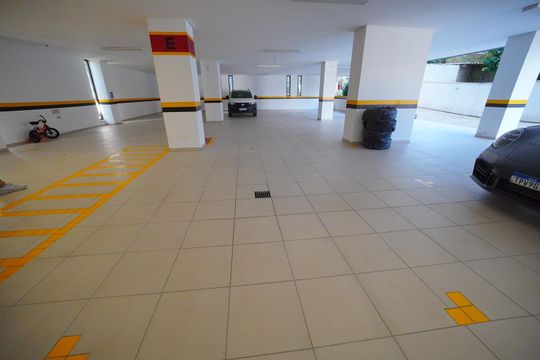 Garagem de apartamento para alugar com 2 quartos, 62m² em João Paulo, Florianópolis