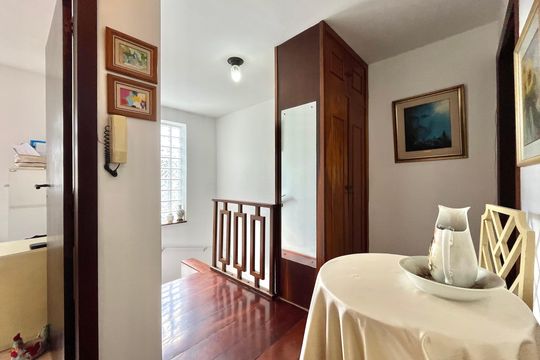 Corredor de casa à venda com 3 quartos, 134m² em Vila Nova Caledonia, São Paulo