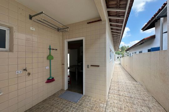 Área de Serviço de casa de condomínio para alugar com 3 quartos, 260m² em Residencial das Estrelas, Barueri