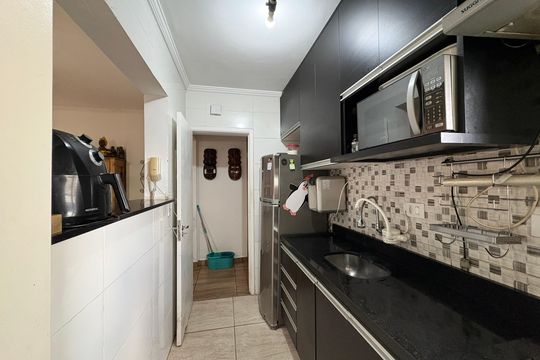 Cozinha de apartamento à venda com 2 quartos, 50m² em Parque Sao Luis, São Paulo