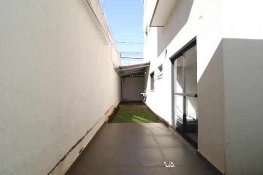 Quintal de apartamento para alugar com 3 quartos, 57m² em Umuarama, Uberlândia