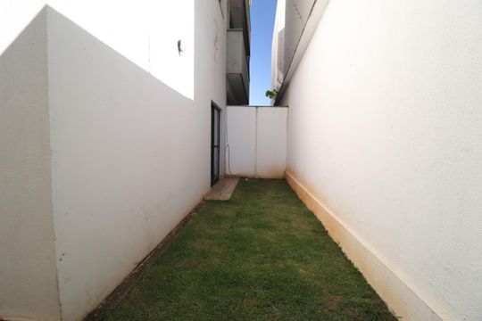 Quintal de apartamento para alugar com 3 quartos, 57m² em Umuarama, Uberlândia