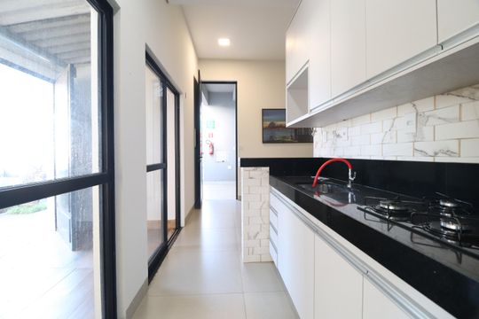 Cozinha de apartamento para alugar com 3 quartos, 57m² em Umuarama, Uberlândia