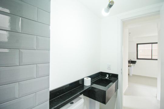 Banheiro de apartamento à venda com 2 quartos, 38m² em Parque Sao Domingos, São Paulo