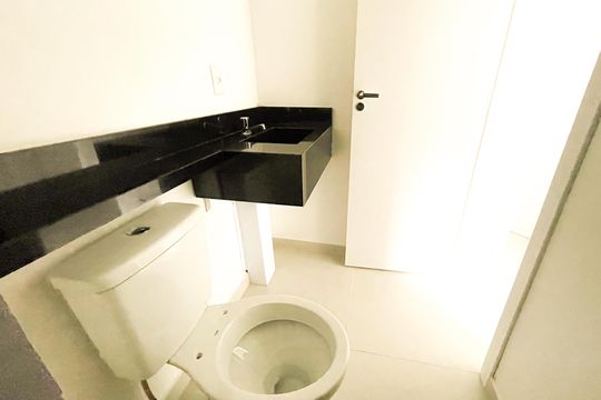 Banheiro de apartamento à venda com 2 quartos, 42m² em Parque Sao Domingos, São Paulo