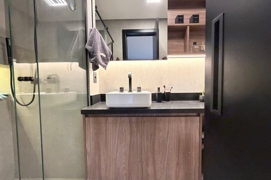 Banheiro de apartamento à venda com 1 quarto, 70m² em Vila Regente Feijó, São Paulo