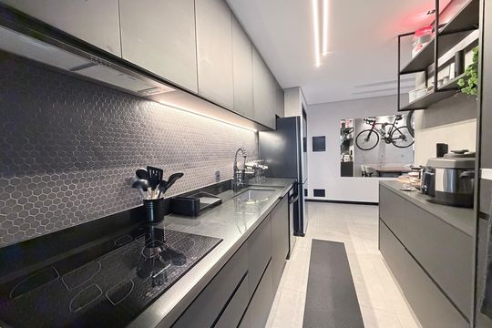 Cozinha de apartamento à venda com 1 quarto, 70m² em Vila Regente Feijó, São Paulo