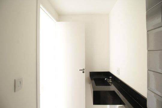 Banheiro de apartamento à venda com 2 quartos, 42m² em Parque Sao Domingos, São Paulo