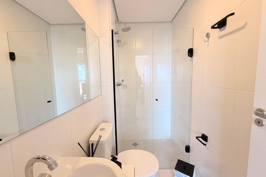 Banheiro Social de apartamento à venda com 2 quartos, 64m² em Engordadouro, Jundiaí