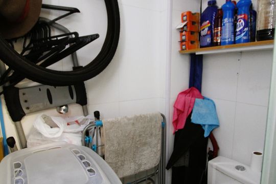 Banheiro de serviço de apartamento à venda com 3 quartos, 109m² em Conjunto California, Belo Horizonte