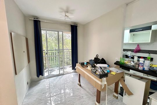 Sala de apartamento à venda com 3 quartos, 58m² em Jardim Cocaia, Guarulhos