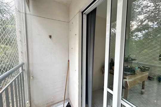 Varanda da Sala de apartamento à venda com 3 quartos, 58m² em Jardim Cocaia, Guarulhos