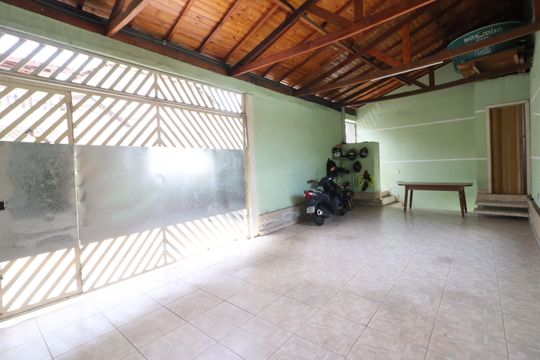 Garagem de casa à venda com 3 quartos, 215m² em Jardim Roberto, Osasco