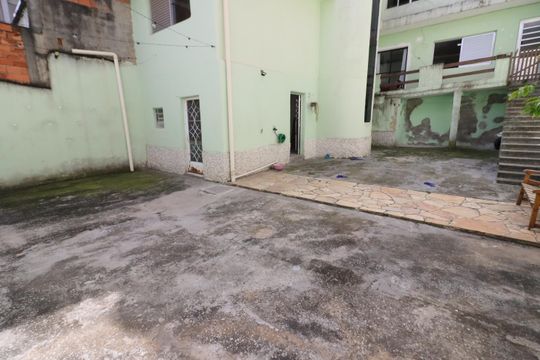 Quintal de casa à venda com 3 quartos, 215m² em Jardim Roberto, Osasco