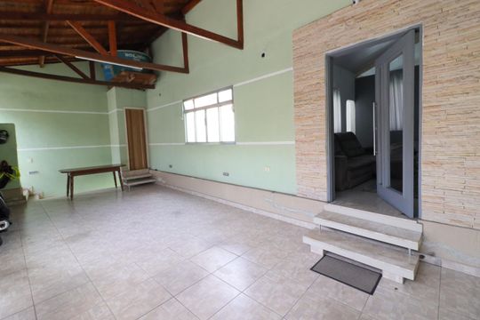 Garagem de casa à venda com 3 quartos, 215m² em Jardim Roberto, Osasco