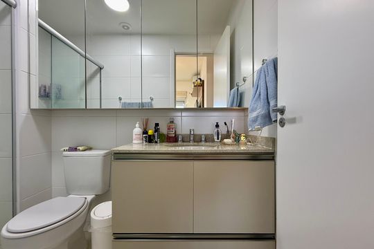 Banheiro Suíte  de apartamento à venda com 2 quartos, 64m² em Jardim Prudência, São Paulo