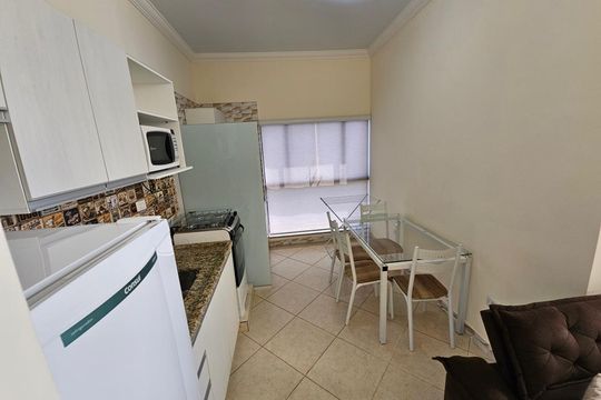 Cozinha de apartamento para alugar com 1 quarto, 45m² em Centro, Taubaté