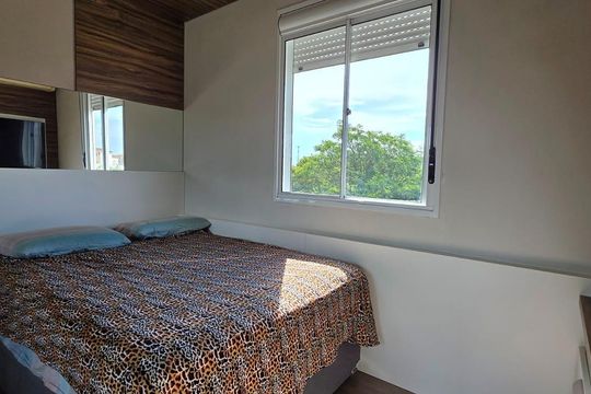 Quarto de apartamento à venda com 2 quartos, 53m² em Humaitá, Porto Alegre