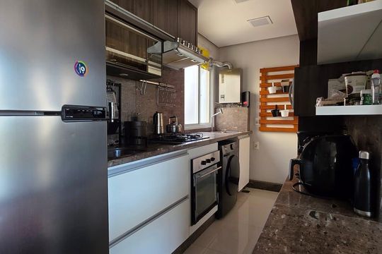 Cozinha de apartamento à venda com 2 quartos, 53m² em Humaitá, Porto Alegre