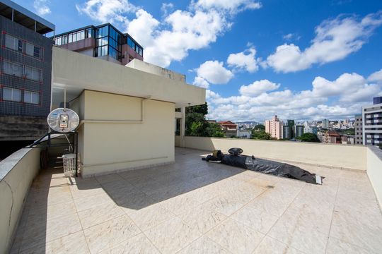 COBERTURA de apartamento à venda com 3 quartos, 259m² em Coração Eucarístico, Belo Horizonte